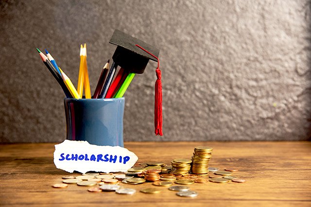 10 International Scholarships For Indian Students Abroad